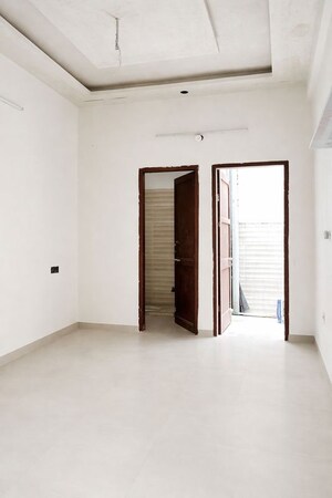 Room in 4 BHK Independent House at Shiva Enclave Zirakpur, Patiala Road – for Sale