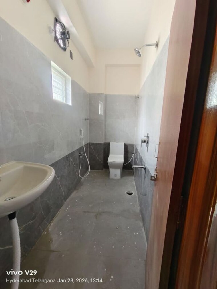 Bathroom, regent-heights-kondapur 1 Bedroom 750 Sq.Ft. Apartment In Kondapur Hyderabad 10381613