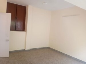 Room in 2 BHK Apartment at Vasant Kunj – for Rent