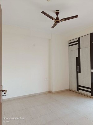 Room in 3 BHK Apartment at Apex Athena, Sector 75 – for Rent