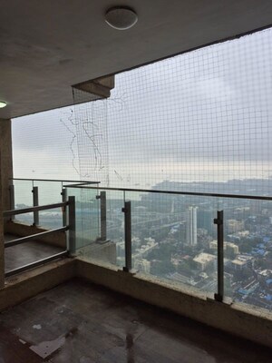 Room in 3 BHK Apartment at Indiabulls Sky Forest, Lower Parel – for Rent