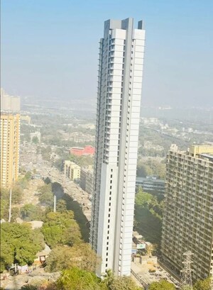 Swimming Pool in 1 BHK Apartment at Police Line – for Rent