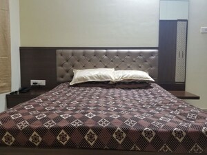 Bedroom in 2 BHK Apartment at Kamgar Putala Vasahat – for Rent
