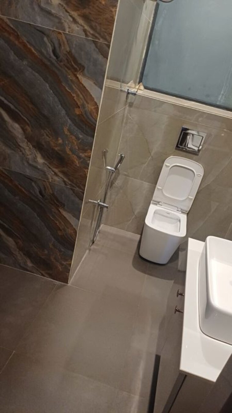 Bathroom, sector 5 5 Bedroom 3000 Sq.Ft. Builder Floor In Sector 5 Panchkula 10381725