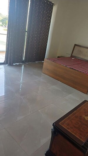 Furnished Amenities in 5 BHK Builder Floor at Sector 5 – for Rent