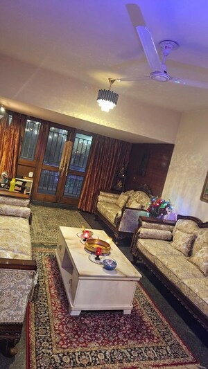 Bedroom in 3 BHK Apartment at Arun Vihar Sector 37, Sector 37 – for Rent