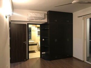 Room in 3 BHK Apartment at M3M Escala, Sector 70a – for Rent