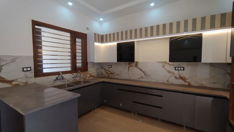 Kitchen, kishanpura 3.5 Bedroom 216 Sq.Yd. Independent House In Kishanpura Zirakpur 10381787