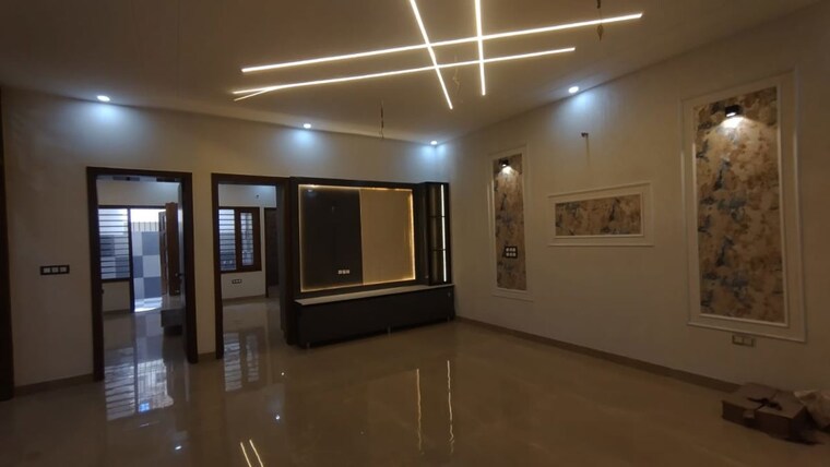 Room, kishanpura 3.5 Bedroom 216 Sq.Yd. Independent House In Kishanpura Zirakpur 10381787
