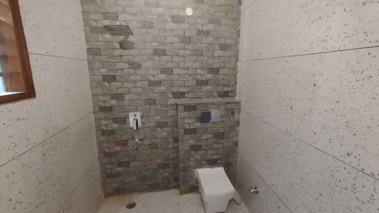 Bathroom, kishanpura 3.5 Bedroom 216 Sq.Yd. Independent House In Kishanpura Zirakpur 10381787