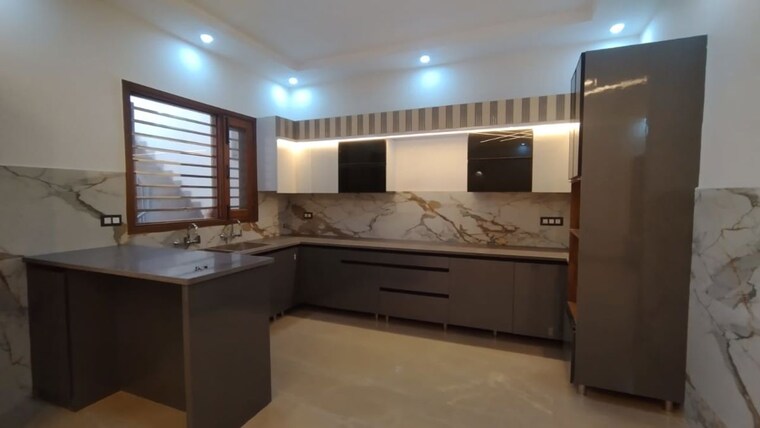 Kitchen, kishanpura 3.5 Bedroom 216 Sq.Yd. Independent House In Kishanpura Zirakpur 10381787