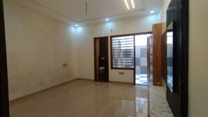 Room in 3.5 BHK Independent House at Kishanpura – for Sale