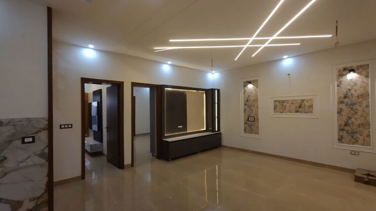 Room, kishanpura 3.5 Bedroom 216 Sq.Yd. Independent House In Kishanpura Zirakpur 10381787
