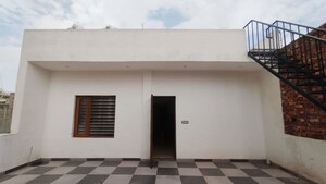 Room in 3.5 BHK Independent House at Kishanpura – for Sale