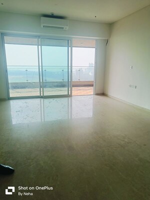 Room in 3 BHK Apartment at Lokhandwala Minerva Mahalaxmi, Mahalaxmi – for Rent