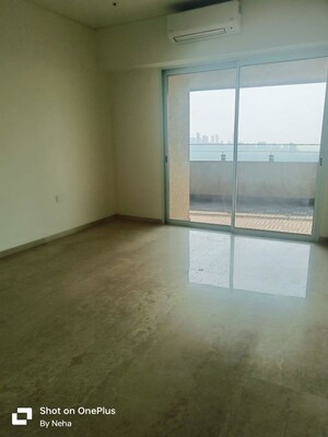 Room in 3 BHK Apartment at Lokhandwala Minerva Mahalaxmi, Mahalaxmi – for Rent