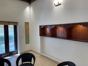 Furnished Amenities in 4 BHK Villa at Nizamuddin East – for Rent