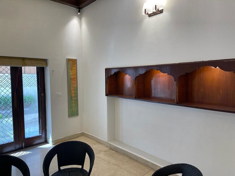 undefined, nizamuddin east 4 Bedroom 270 Sq.Yd. Villa In Nizamuddin East Delhi 10381815