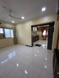 1.5 BHK + Servant Room Apartment For Rent in Emerald CHS