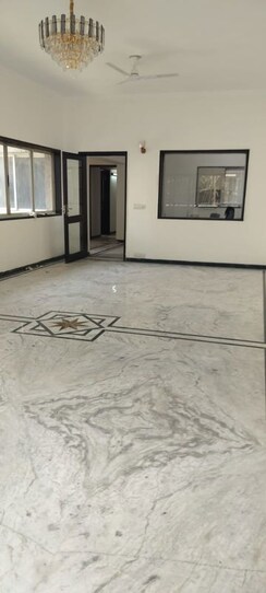 3 BHK + Servant Room Builder Floor For Rent in Panchsheel Park