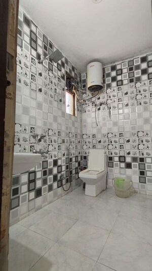 Bathroom in 1 BHK Builder Floor at Neb Sarai – for Rent