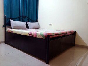 Bedroom in  Pg at Patlipada – for Rent