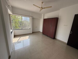 Room in 3 BHK Apartment at Paranjape Schemes Vasant Vihar Towers, Baner – for Rent