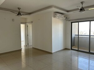 Room in 2 BHK Apartment at Goyal Footprints, Thanisandra Main Road – for Rent