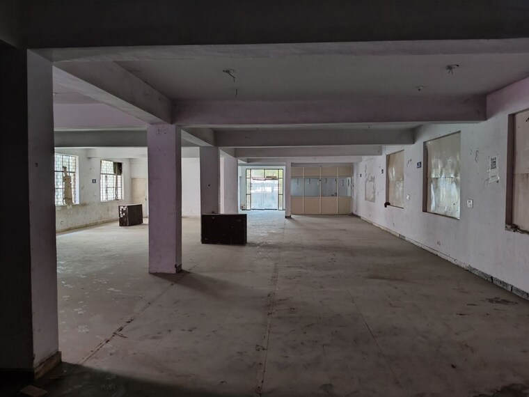  Parking, sector 63 Commercial Warehouse 4500 Sq.Ft. In Sector 63 Noida 10381890
