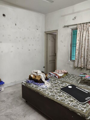 Bedroom in 6+ BHK Villa at Indira Circle – for Rent