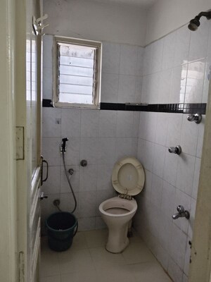 Bathroom in 6+ BHK Villa at Indira Circle – for Rent