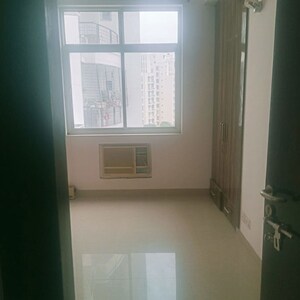 Room in 4 BHK Apartment at Grand Omaxe, Gomti Nagar – for Sale
