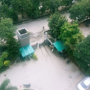 Plot Area in 4 BHK Apartment at Grand Omaxe, Gomti Nagar – for Sale