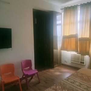 Living Room in 4 BHK Apartment at Grand Omaxe, Gomti Nagar – for Sale