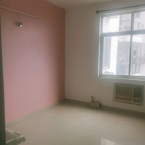 Room in 4 BHK Apartment at Grand Omaxe, Gomti Nagar – for Sale