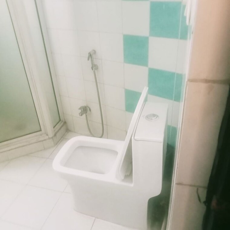 Bathroom, grand-omaxe 4 Bedroom 1577 Sq.Ft. Apartment In Gomti Nagar Lucknow 10381965