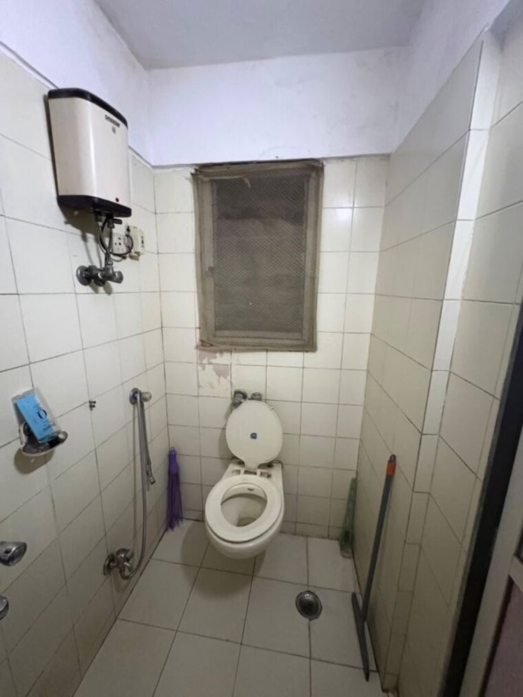 Bathroom, beas-chs 1 Bedroom 500 Sq.Ft. Apartment In Khar West Mumbai 10381946