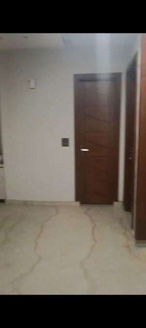 Room in 4 BHK Builder Floor at Tdi City – for Sale
