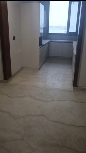 Room in 4 BHK Builder Floor at Tdi City – for Sale