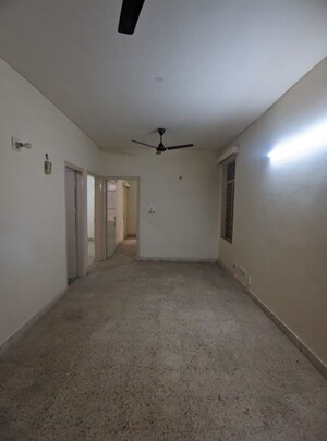 Room in 2 BHK Apartment at Eros Southend Apartments, Charmwood Village – for Sale