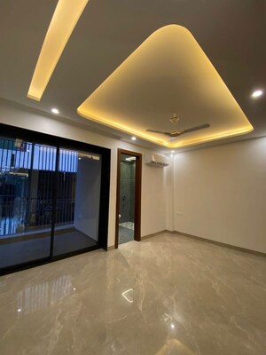 Room in 4 BHK Builder Floor at Sushant Lok ii – for Sale