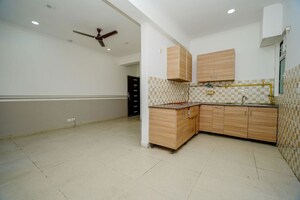 Room in 2.5 BHK Apartment at Gaur City 5th Avenue, Sector 4 Greater Noida – for Sale
