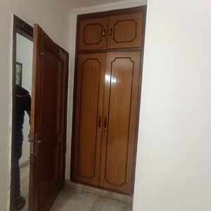 Room in 3 BHK Builder Floor at Chittaranjan Park – for Rent