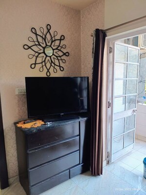 Furnished Amenities in 3 BHK Apartment at Sector 7 Dwarka – for Rent