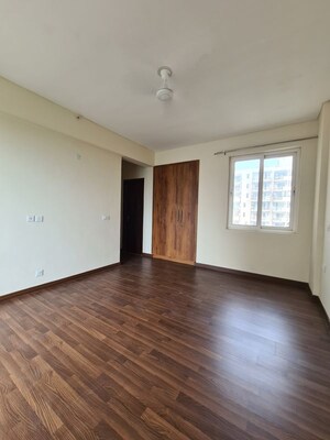 Room in 2 BHK Apartment at BPTP Spacio Park Serene, Sector 37d – for Rent