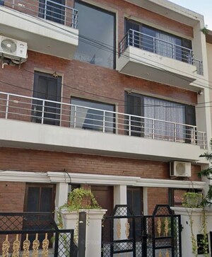 4 BHK Builder Floor – Exterior View View at Altus Abney Square, Sector 20 - for Rent