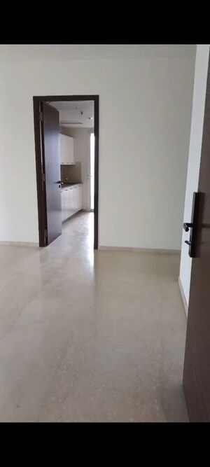 Room in 3 BHK Apartment at Lokhandwala Minerva Mahalaxmi, Mahalaxmi – for Sale