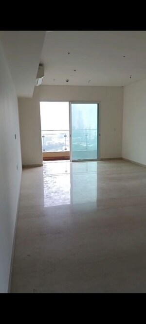 Room in 3 BHK Apartment at Lokhandwala Minerva Mahalaxmi, Mahalaxmi – for Sale