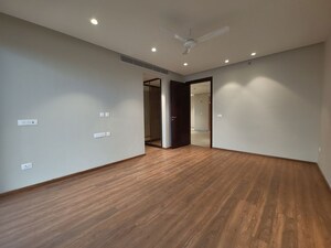 Room in 4 BHK Apartment at Sector 83 A – for Sale