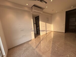 Room in 1 BHK Apartment at Hiranandani Regent Hill, Powai – for Rent